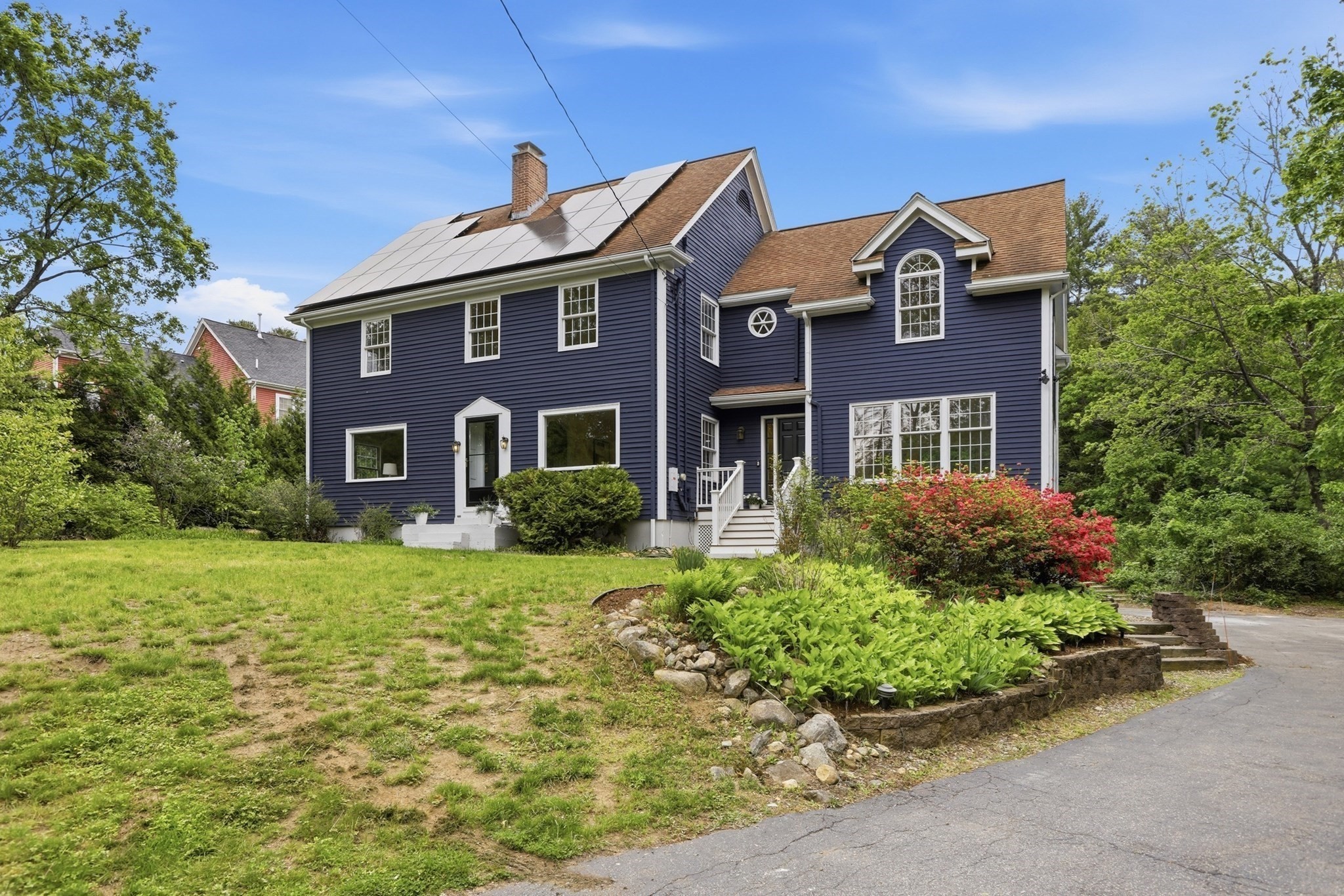 106 Concord Rd, Bedford, MA 01730