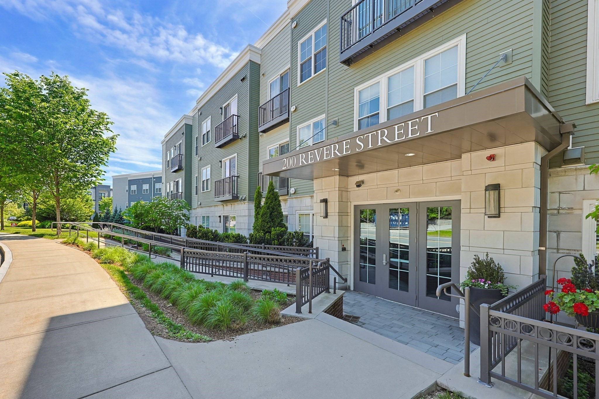 200 Revere St Unit 4209, Canton, MA 02021
