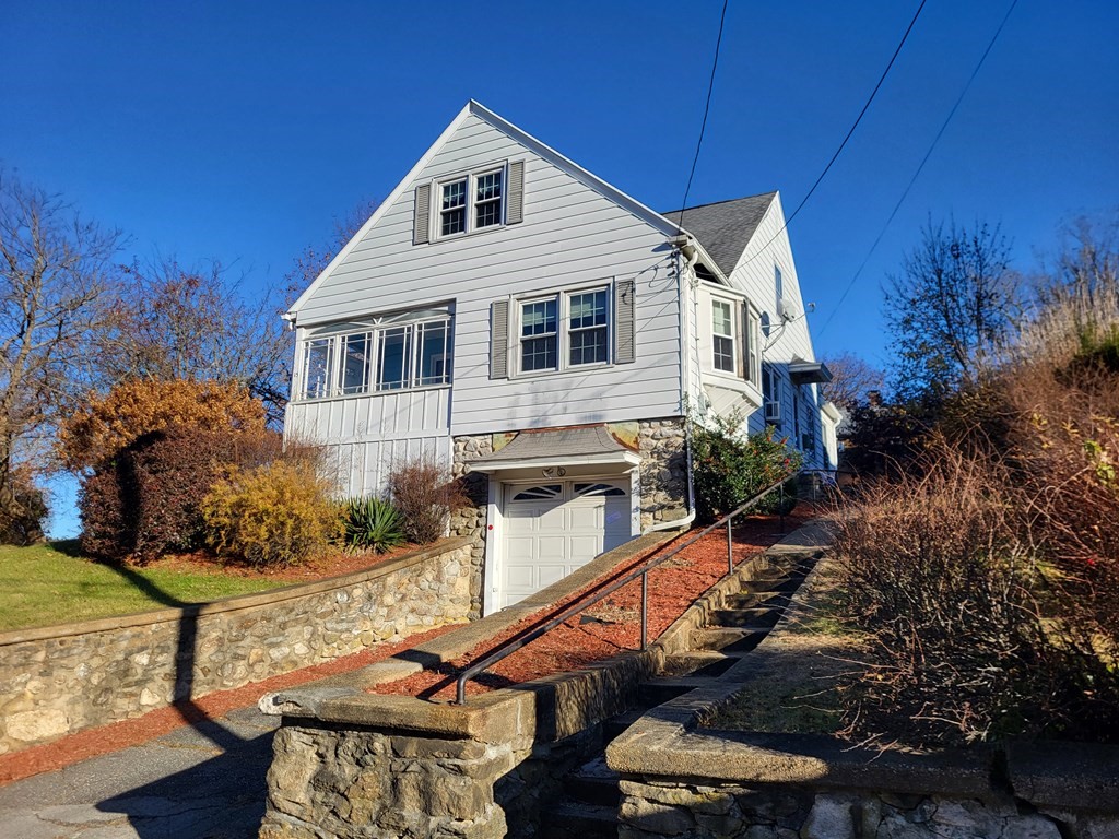 15 Warren St, Southbridge, MA 01550