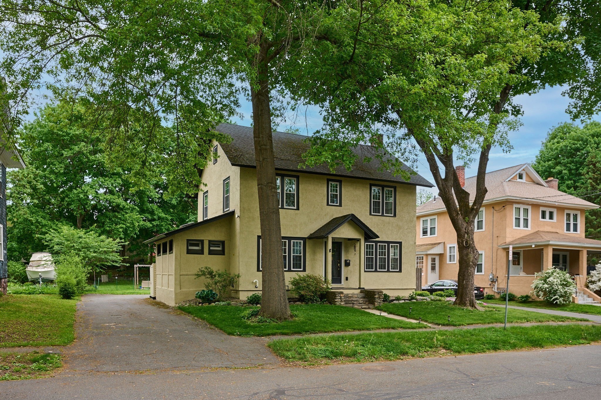 21 Prospect Avenue, Greenfield, MA 01301