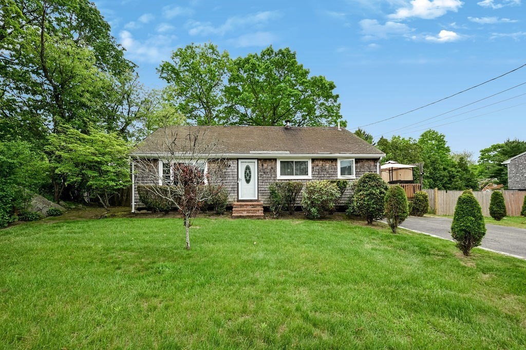 65 Holmes Ave, Brockton, MA 02302