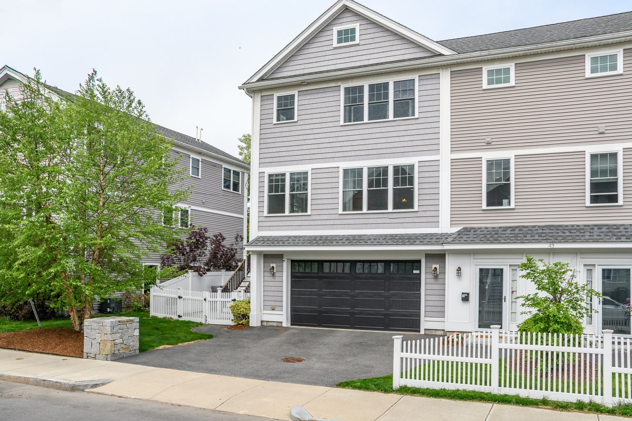 43 Hall St Unit 1, Waltham, MA 02453
