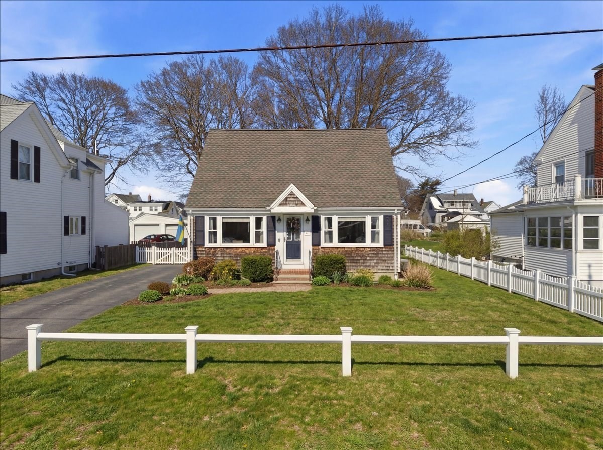 46 Avon St, Taunton, MA 02780