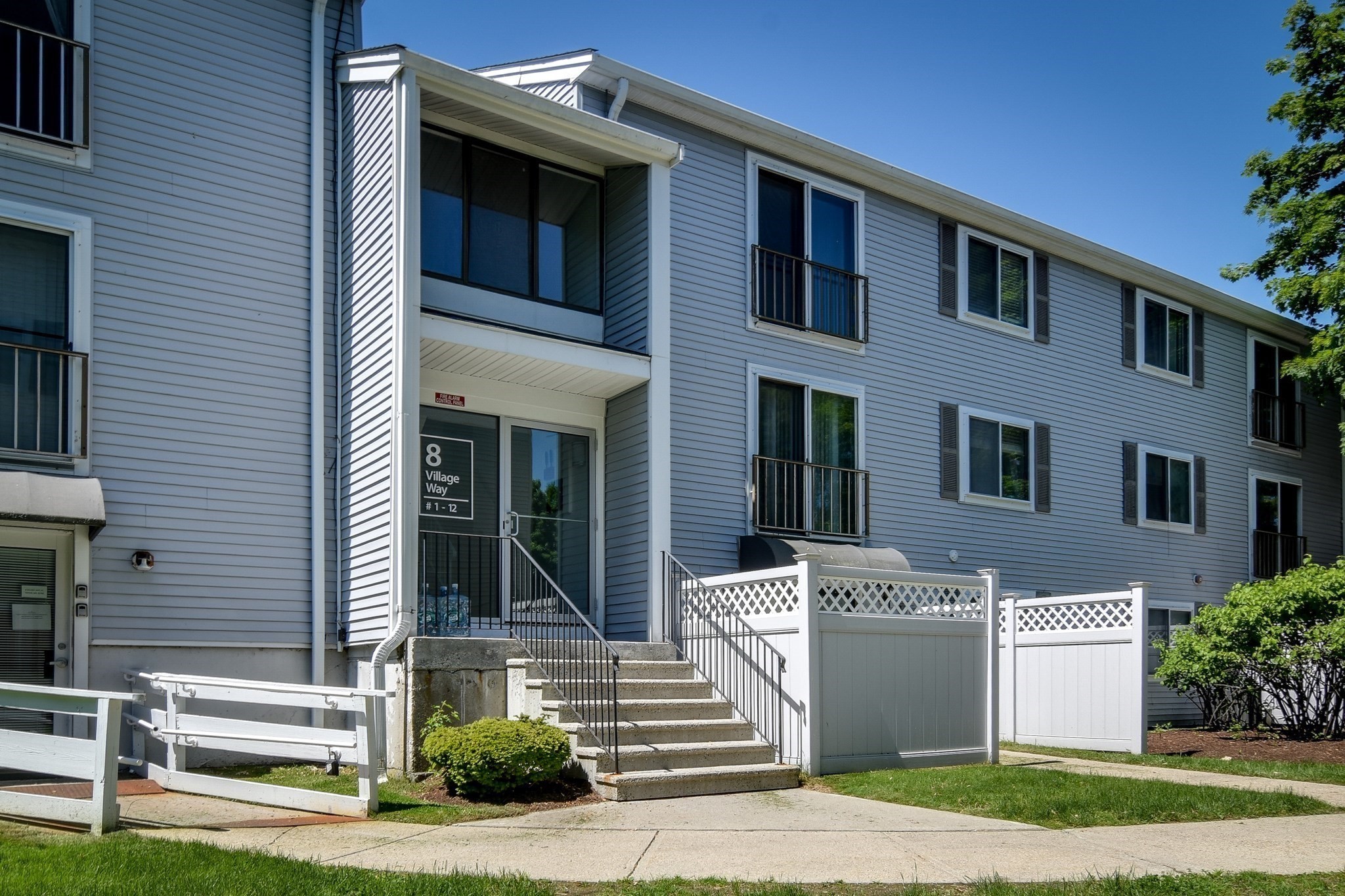 8 Village Way Unit 10, Natick, MA 01760