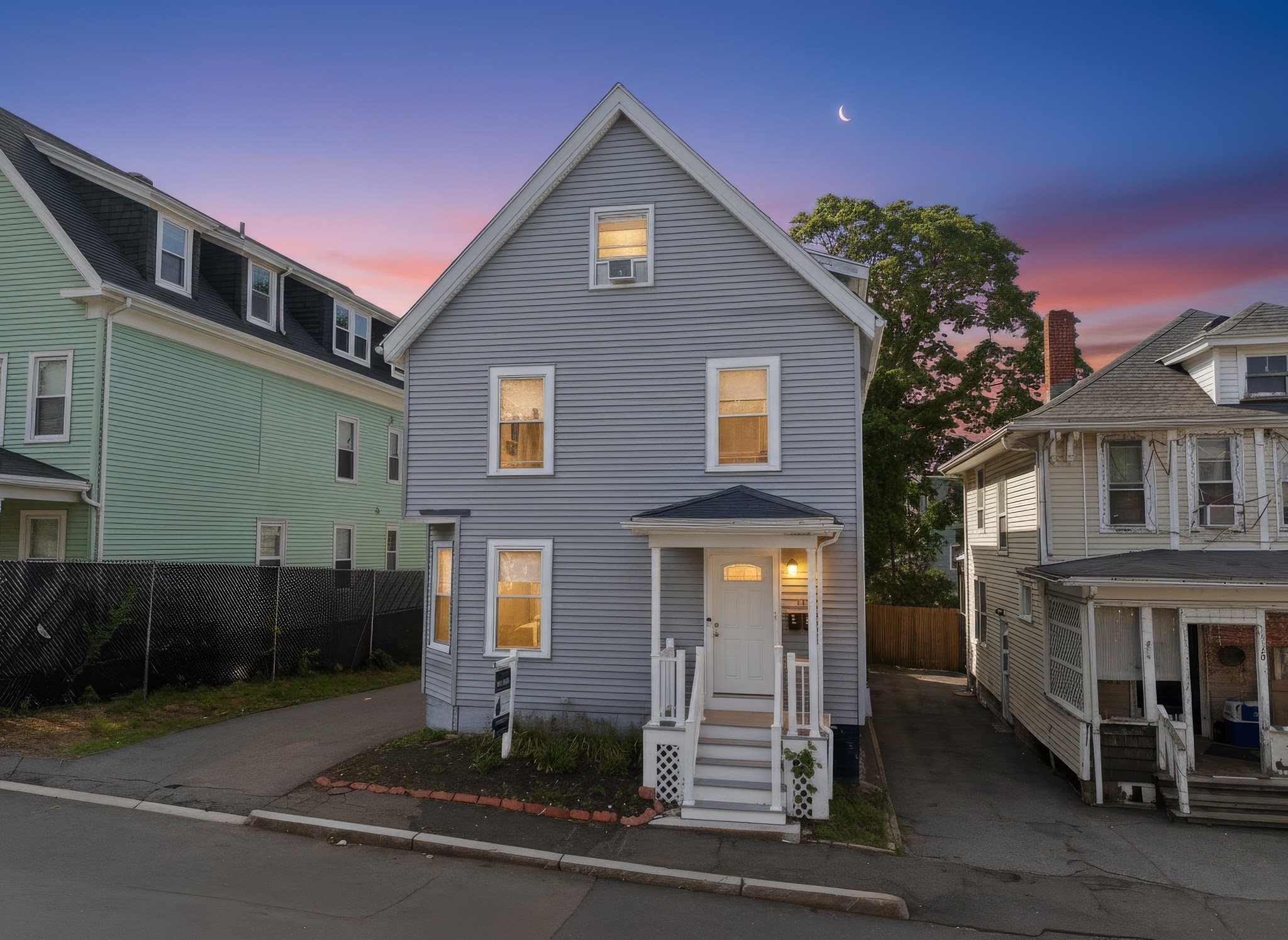 16 Crescent St, Lynn, MA 01902