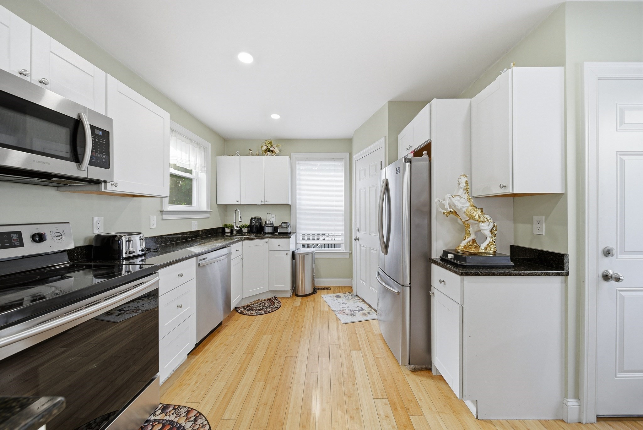 16 Crescent St, Lynn, MA 01902 - Image 2