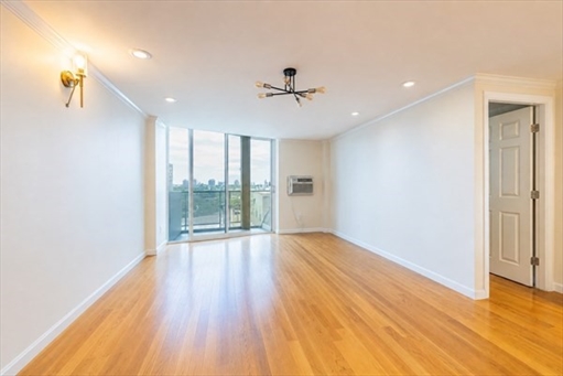 19 Winchester, Apt 806