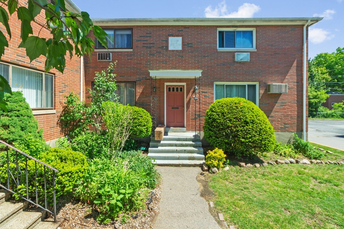 108 Bishop Dr Unit 108, Framingham, MA 01702