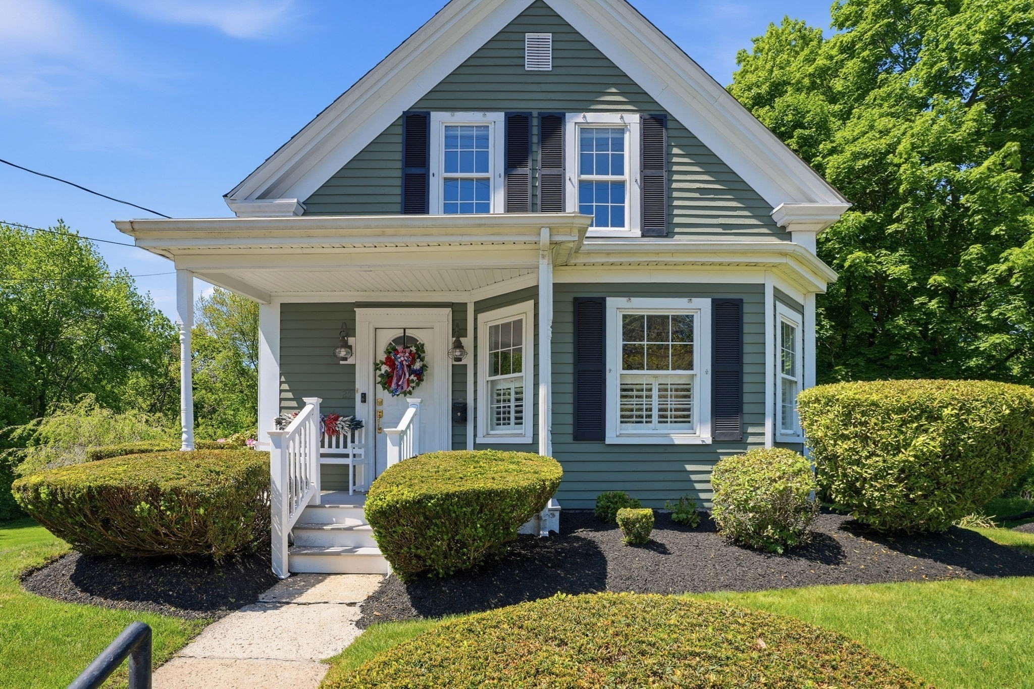 25 Linwood St, Holbrook, MA 02343