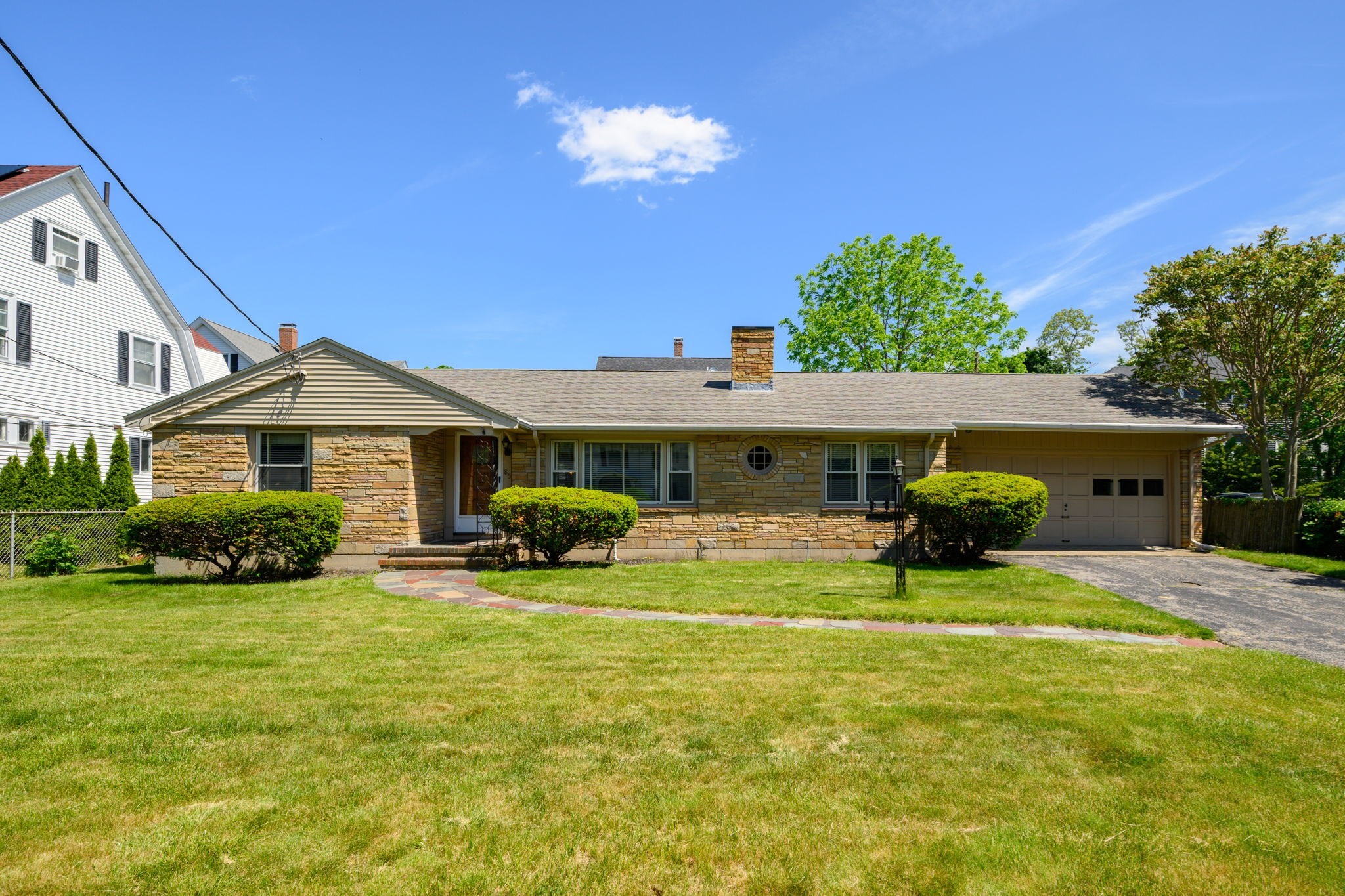 85 Elm St, Quincy, MA 02169