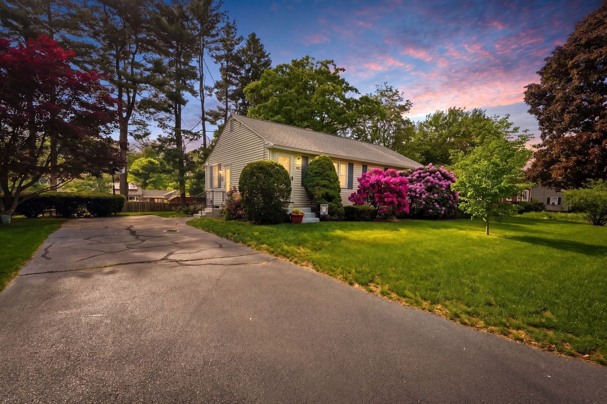 28 Northway Dr, Springfield, MA 01119