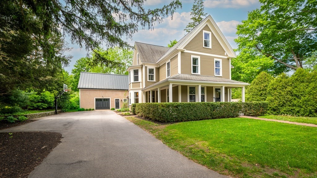 142 Asbury Street, Hamilton, MA 01982