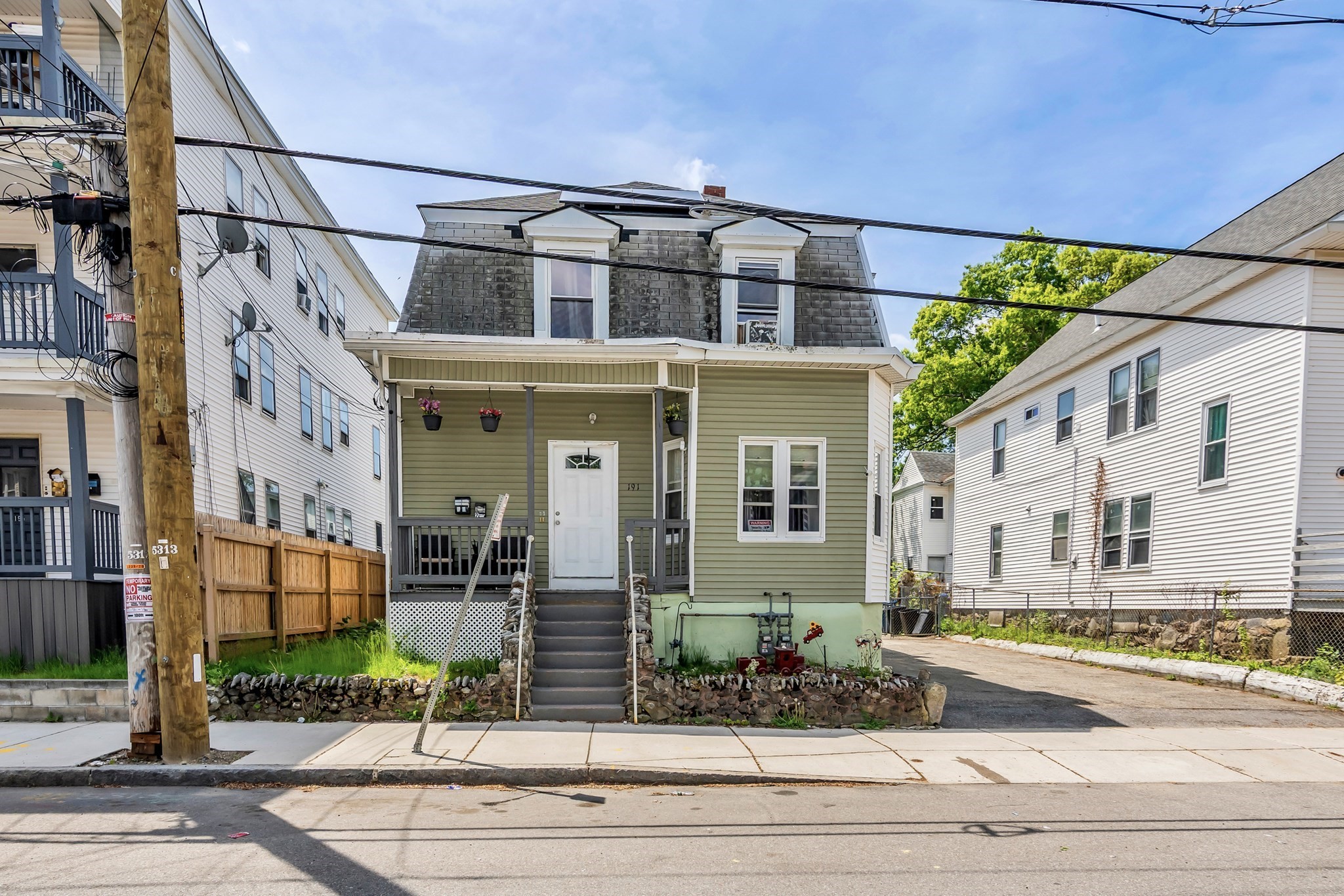 191 Farnham St, Lawrence, MA 01843