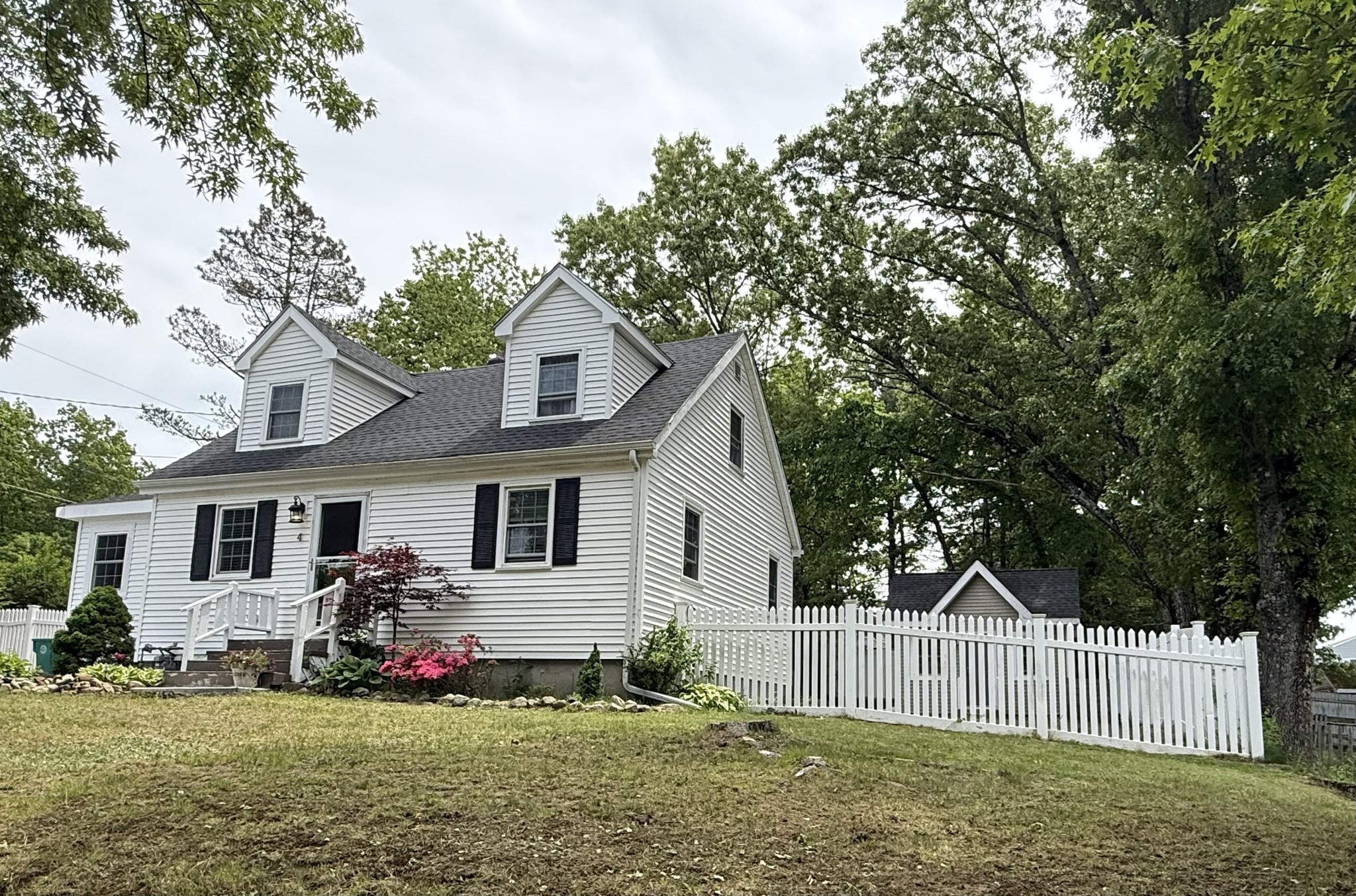 4 Robin Rd, Billerica, MA 01821