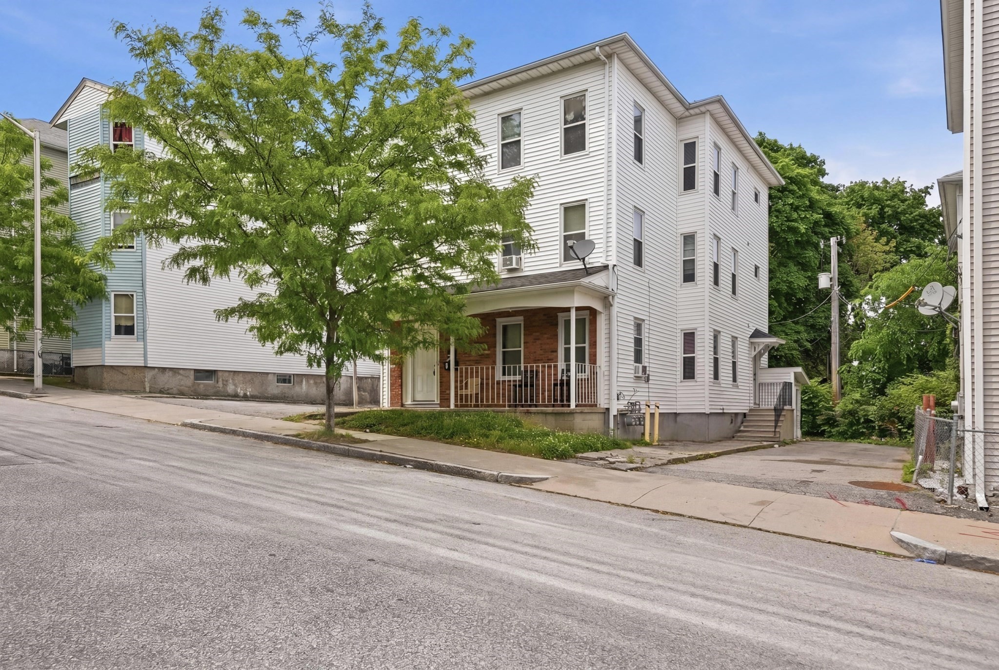 31 Aetna Street, Worcester, MA 01604