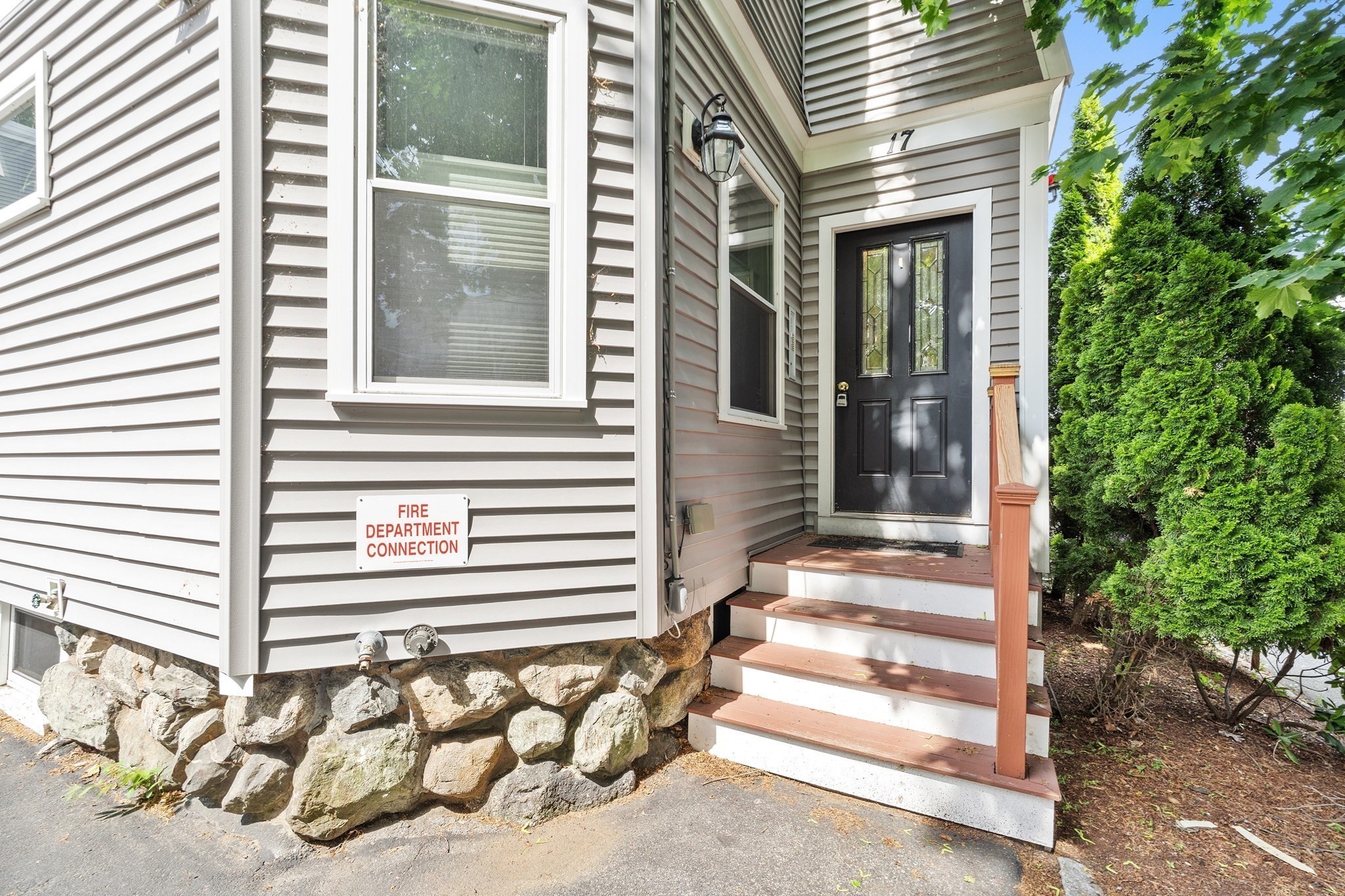 17 Robbins St Unit 3-1, Waltham, MA 02453