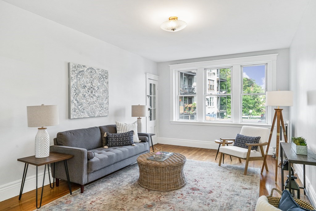 8 Kinross Rd Unit 4, Boston College, Boston, MA 02135
