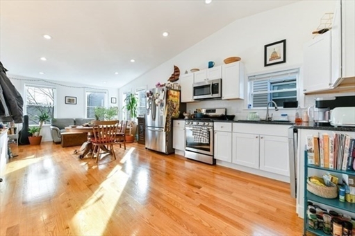 236 Havre St, Apt 3