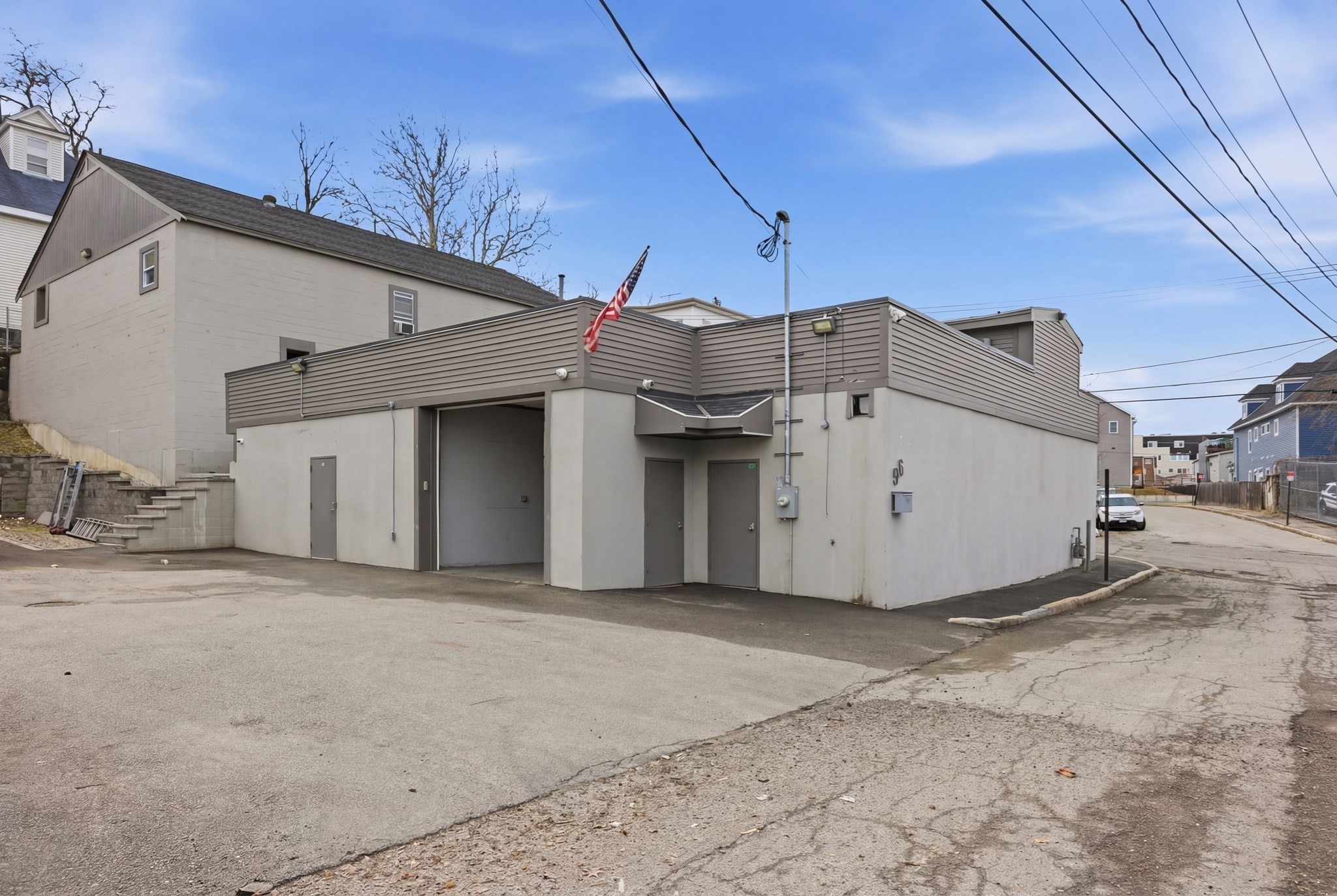 20 Howard St, Lowell, MA 01851