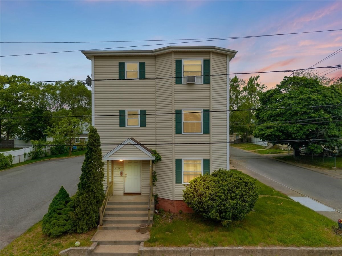 35 Hazel St Unit B, Attleboro, MA 02703