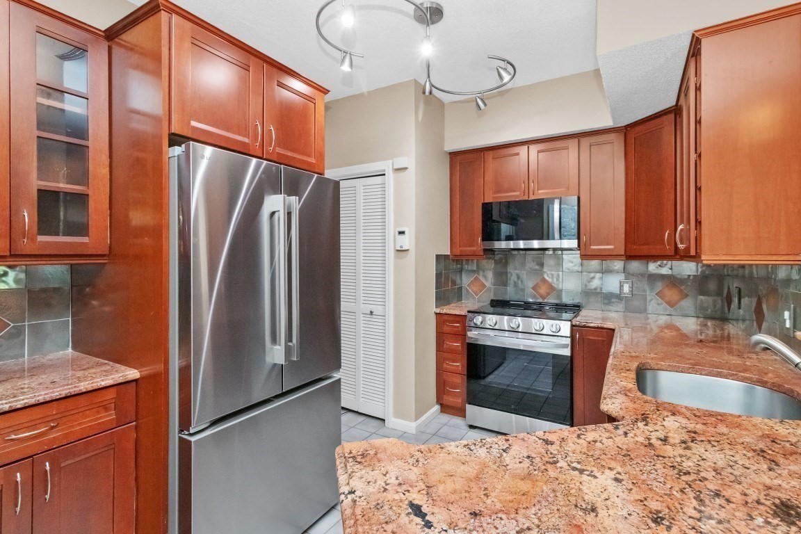 49 Bradford Commons Ln Unit 49, Braintree, MA 02184 - Image 4