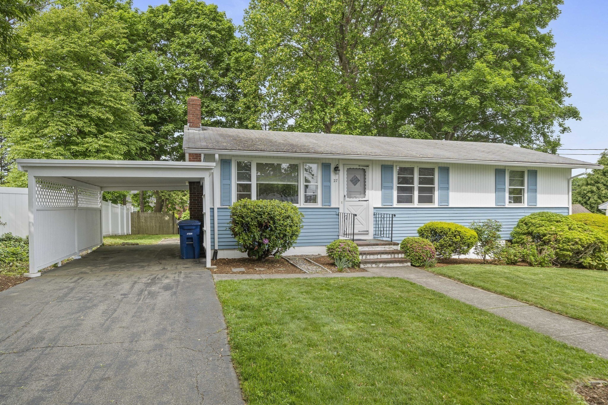 27 Cindy Ln, Braintree, MA 02184
