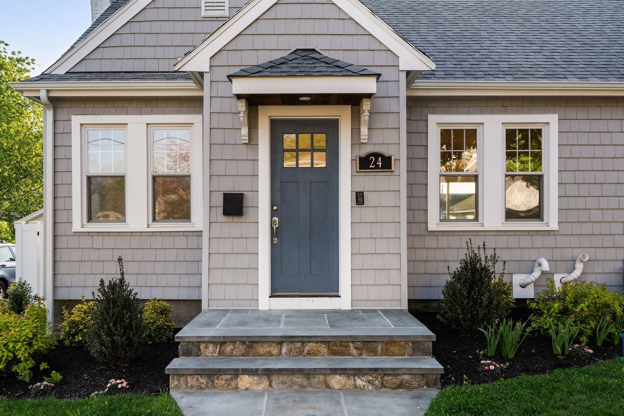 24 Bloomfield St, Quincy, MA 02171