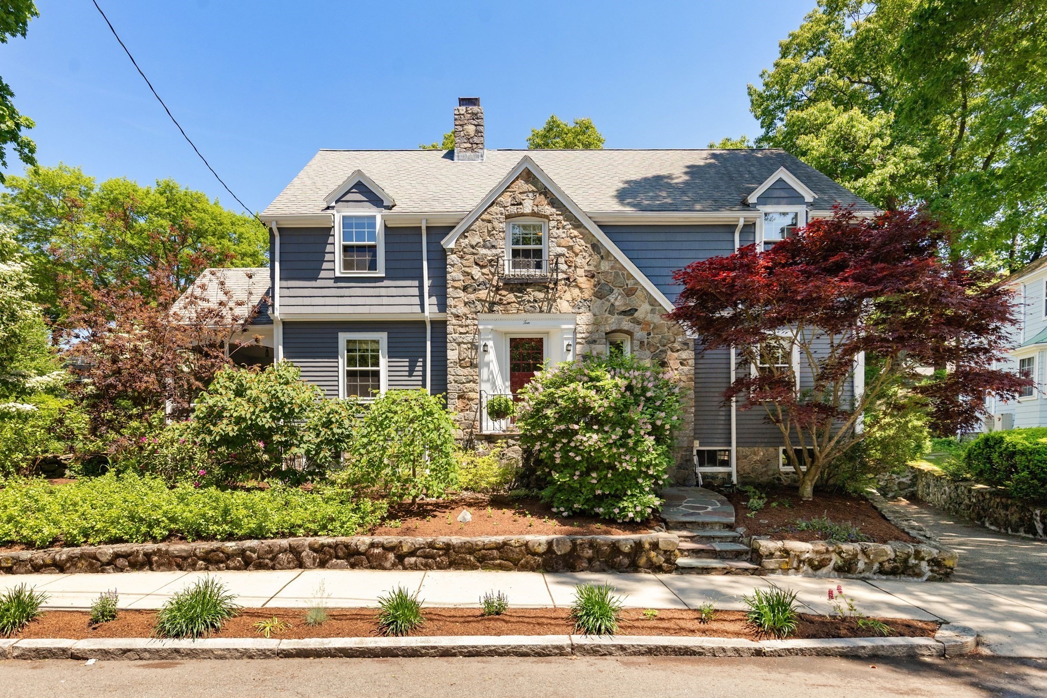 10 Hillsdale Rd, Arlington, MA 02476