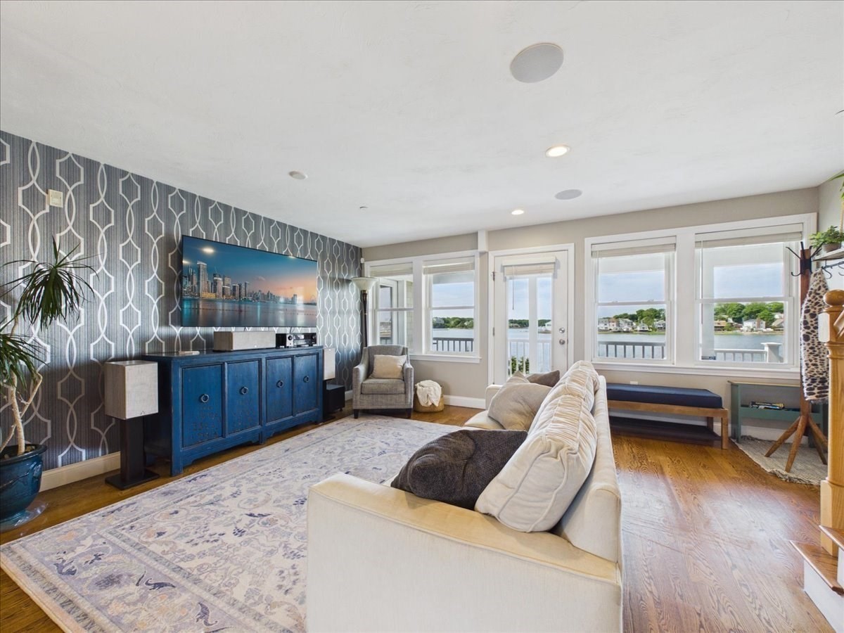7 Bay St Unit 3, Hull, MA 02045