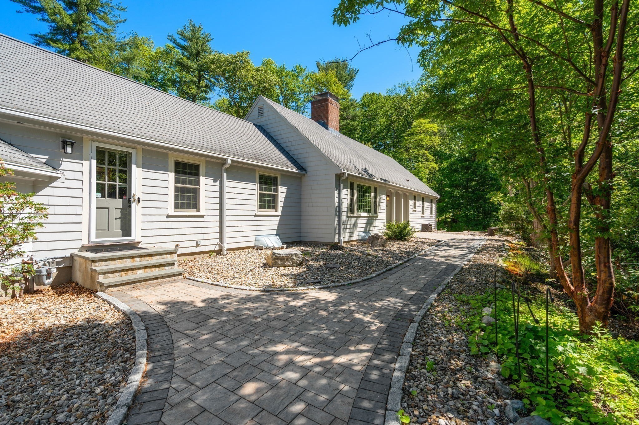 118 Newton St, Weston, MA 02493