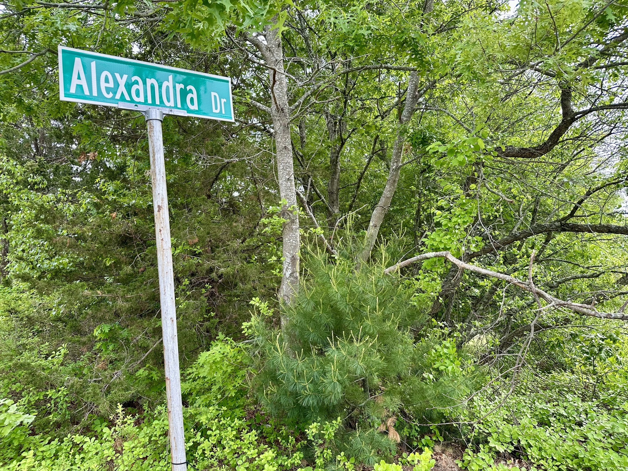 12 Alexandra Dr, Freetown, MA 02702