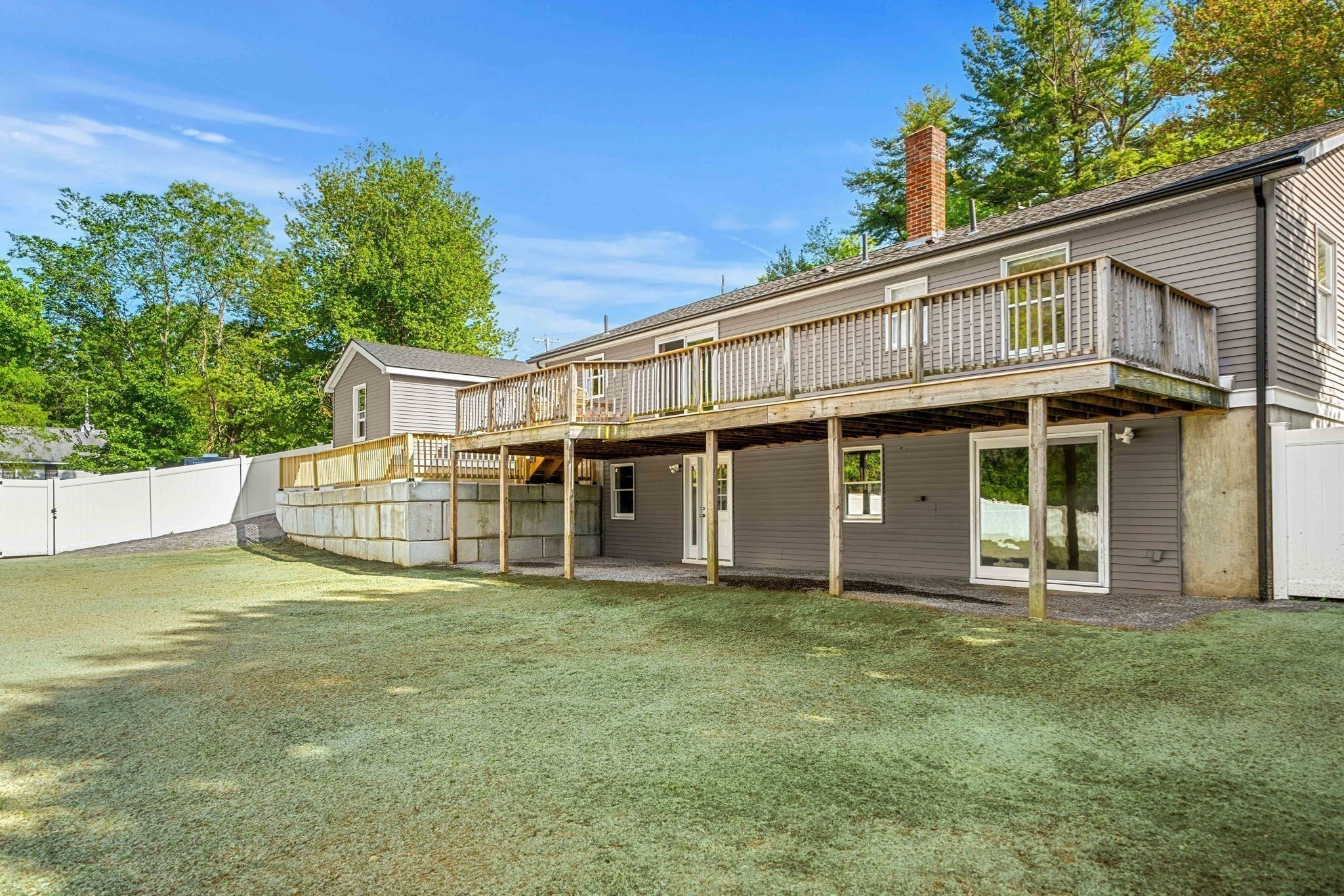 102 Kimball Rd, Amesbury, MA 01913