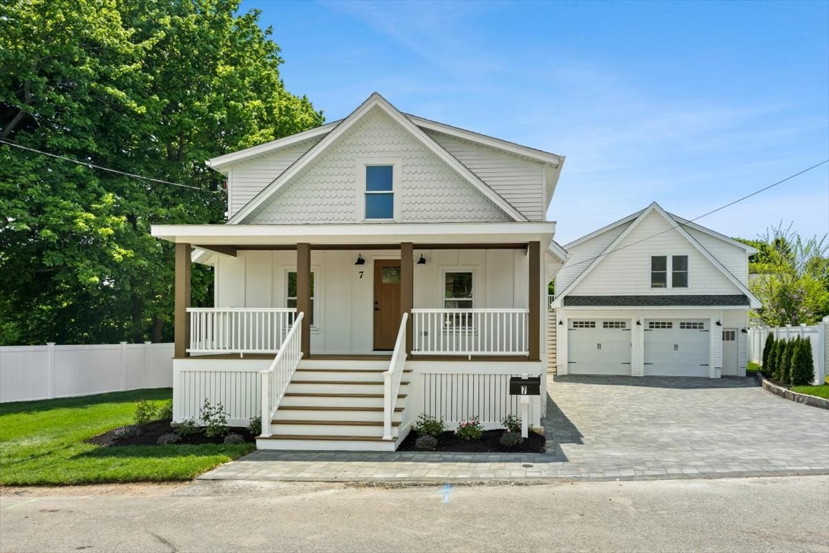 7 Somerville Ave, Braintree, MA 02184