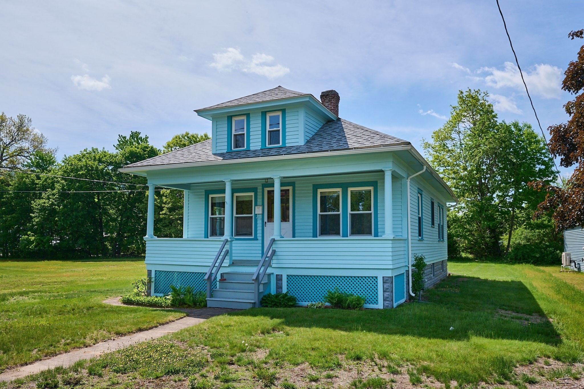 52 Knipfer Ave, Easthampton, MA 01027