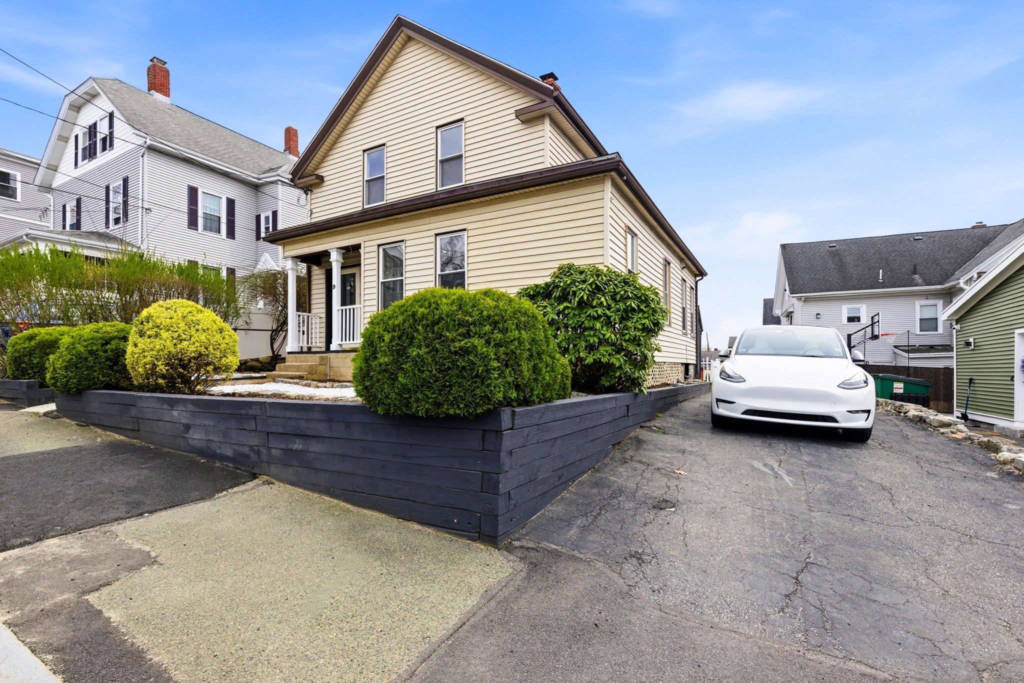 9 Robbins Street, Waltham, MA 02453