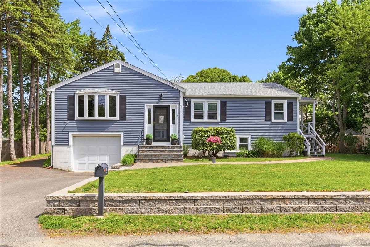 9 Cushing Dr, Plymouth, MA 02360