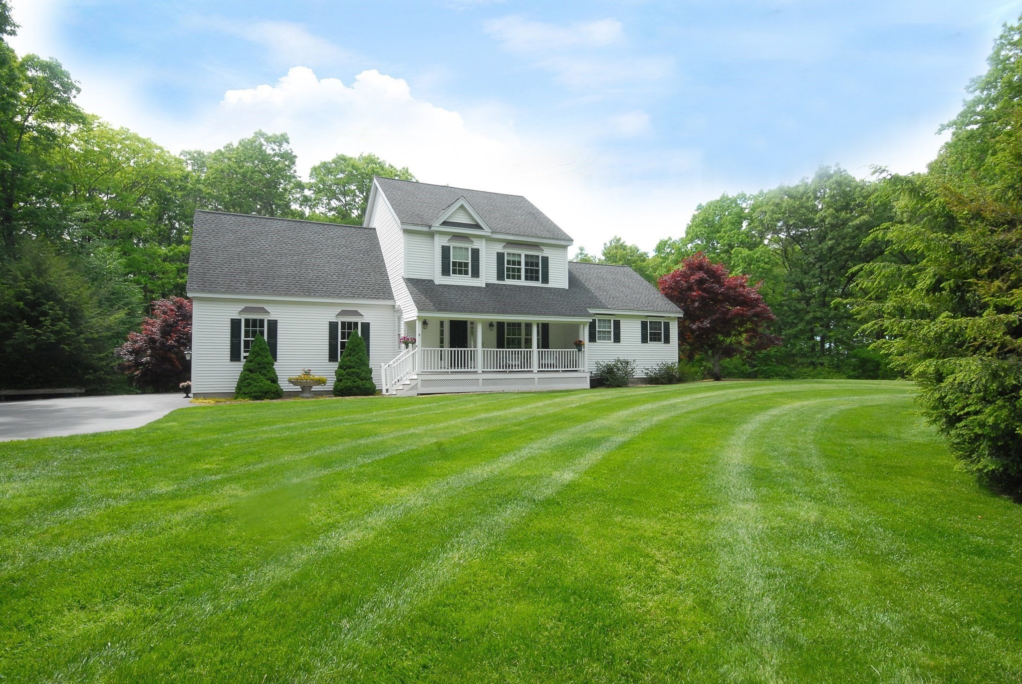 8 Barton Rd, Harvard, MA 01451