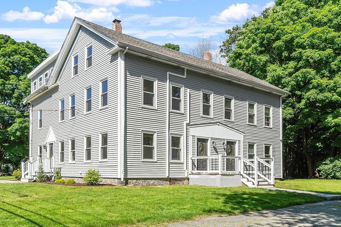 51 School St Unit 3, Upton, MA 01568