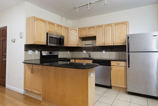11 Bartlett Place, Apt 2