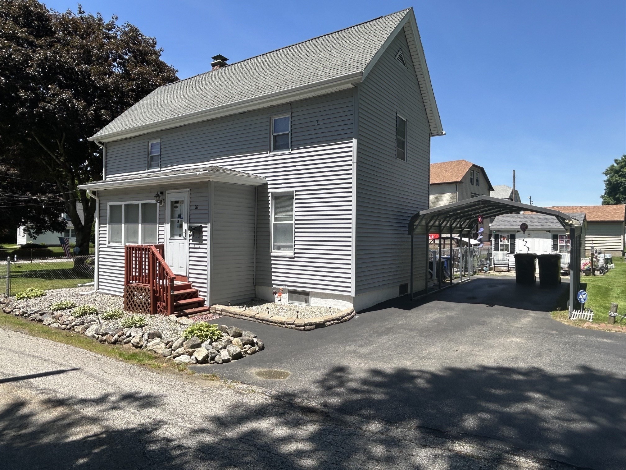 30 Park Rd, Webster, MA 01570