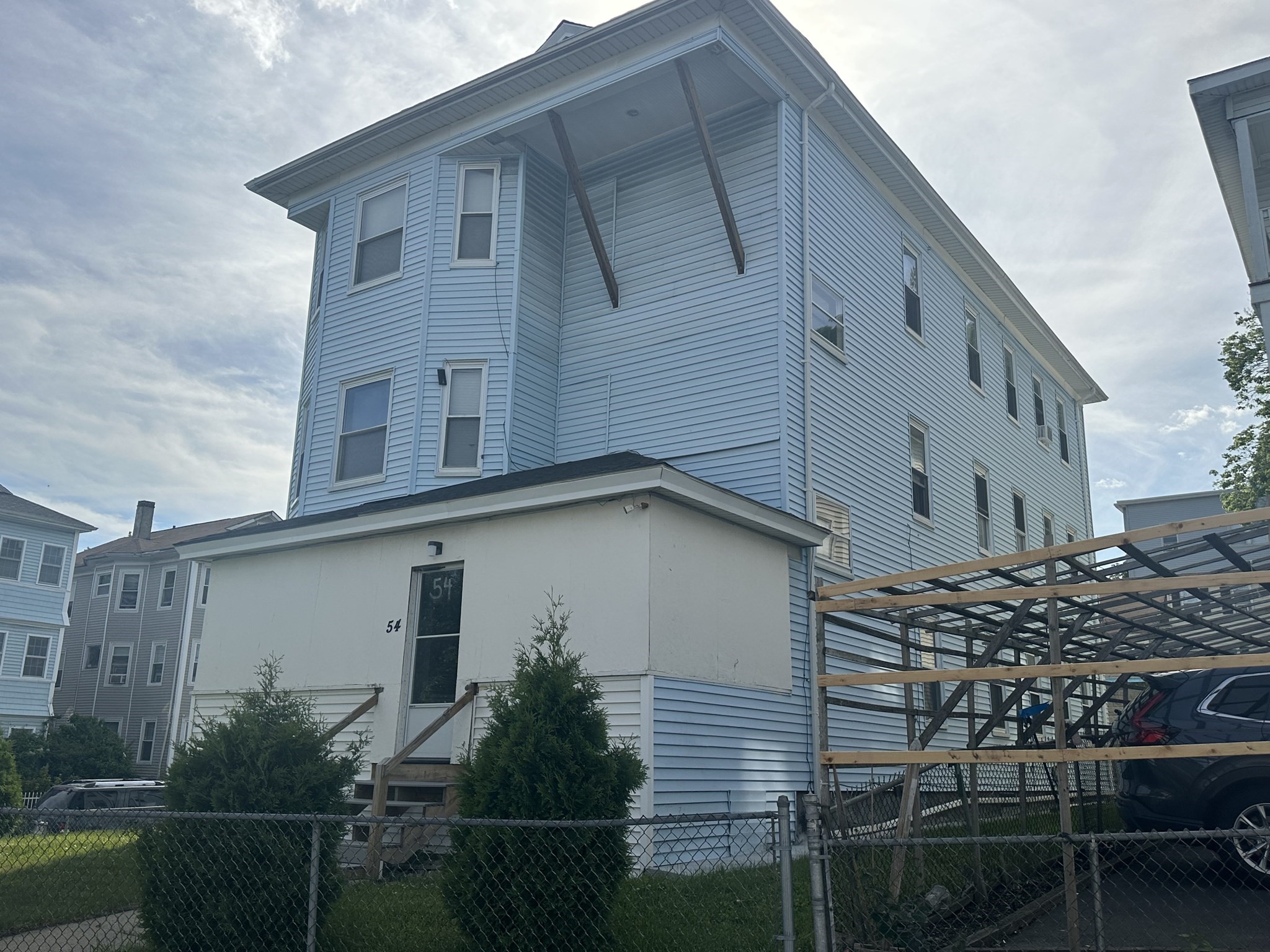 54 Freeland St, Worcester, MA 01603