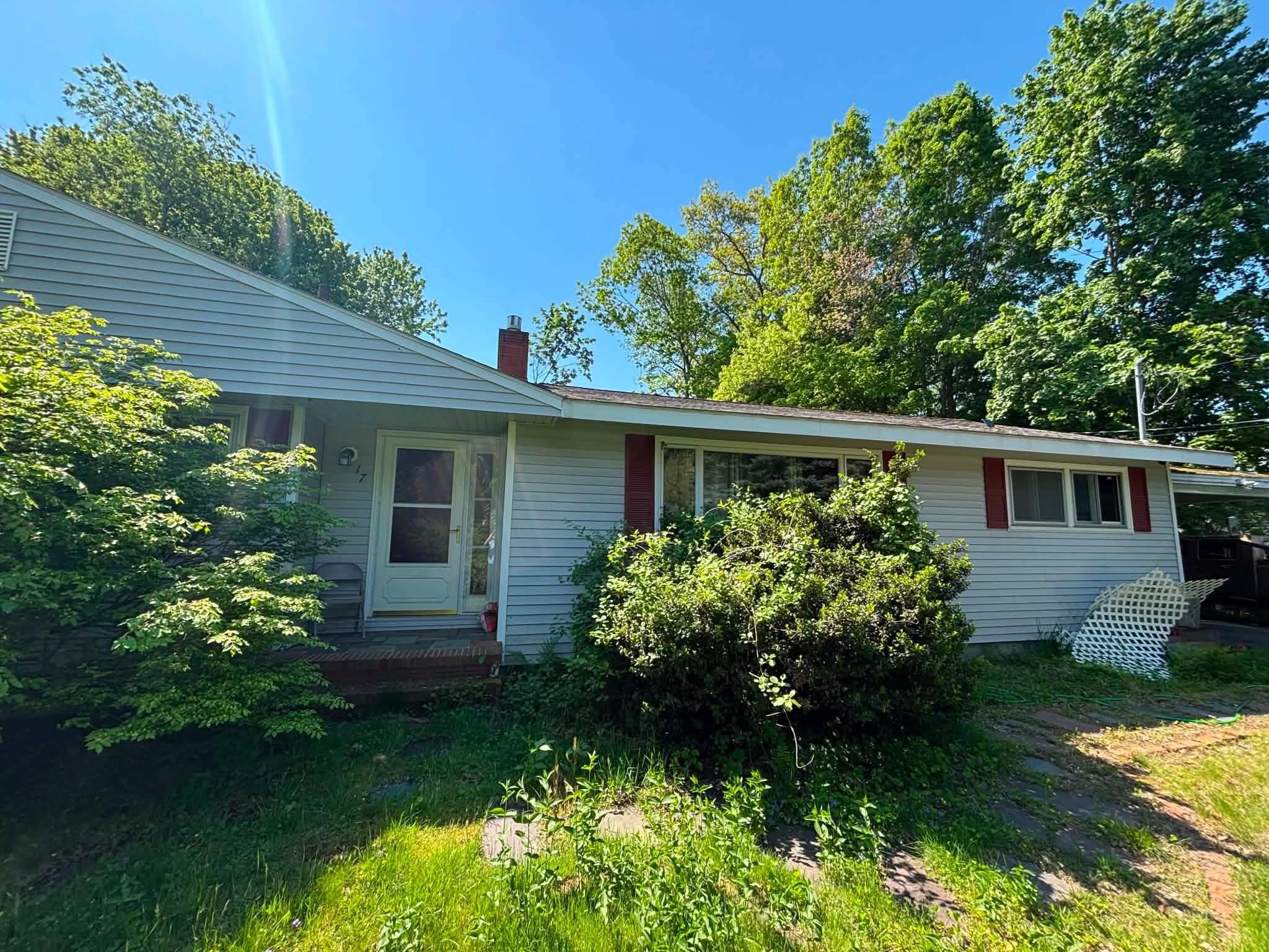 17 Lawn Ave, Lowell, MA 01852