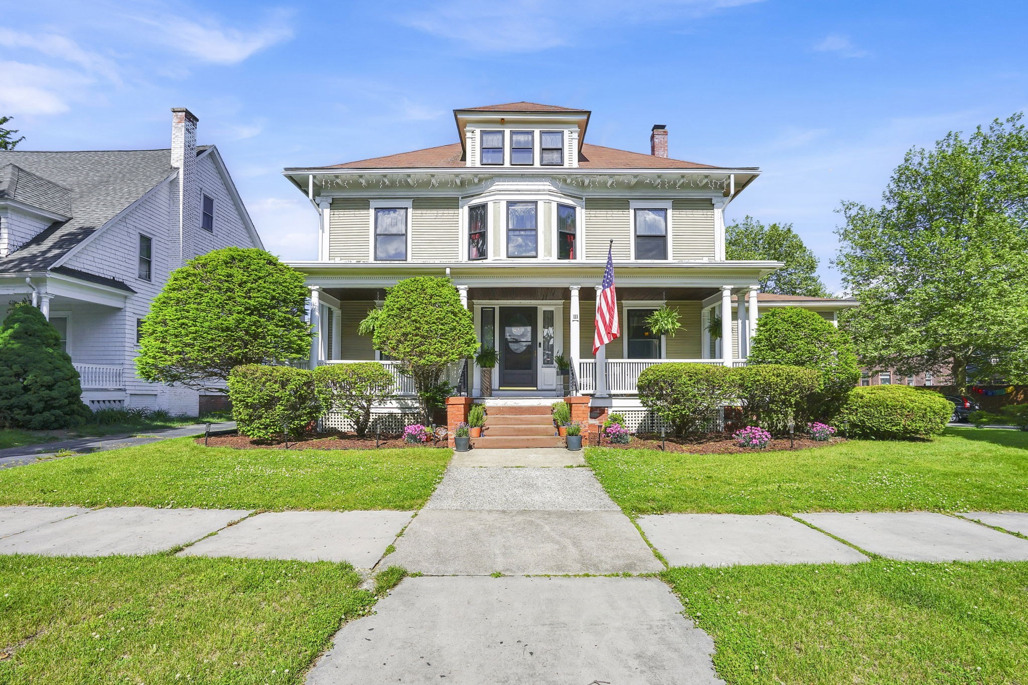 111 Magnolia Ter, Springfield, MA 01108