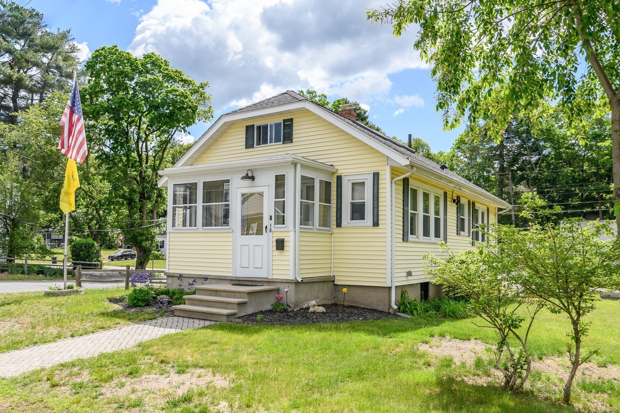 18 Hammond Rd, Natick, MA 01760