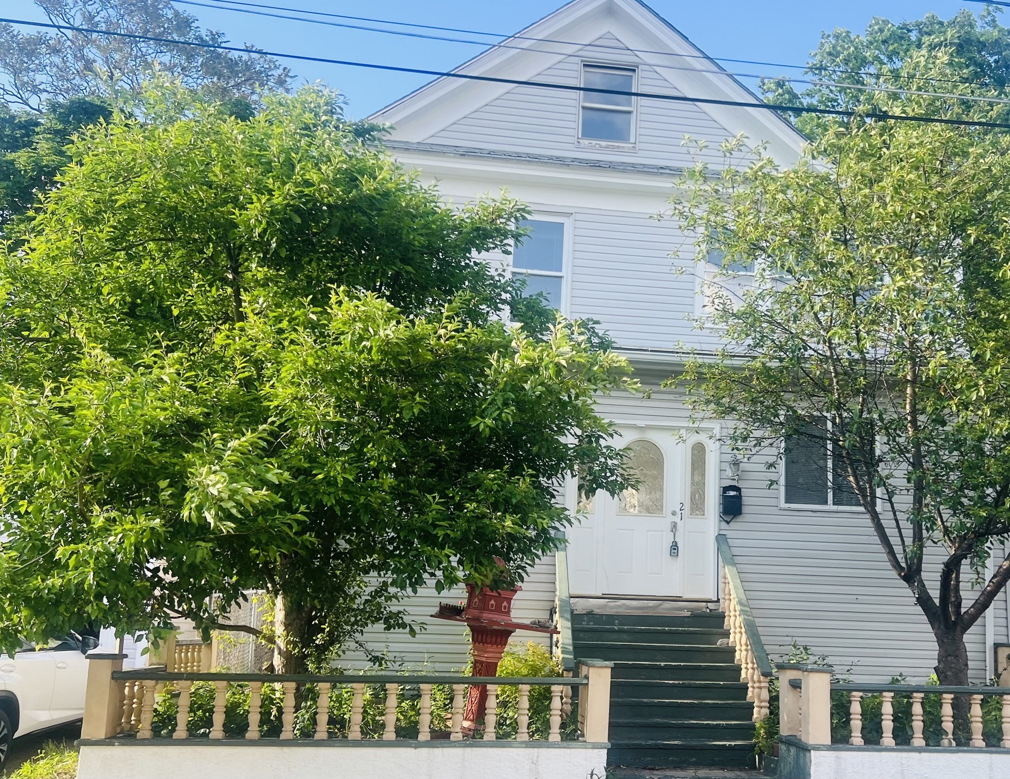 21 Hillside Street, Lowell, MA 01851