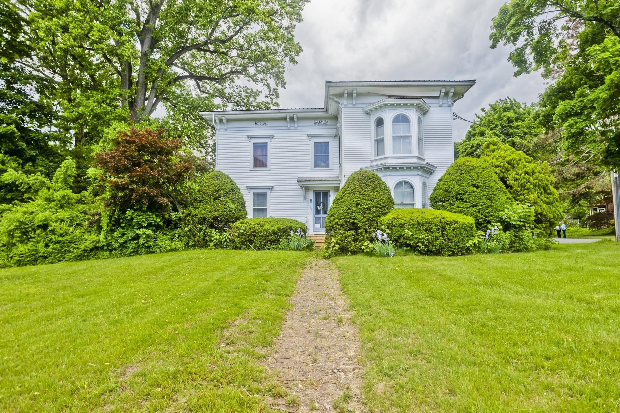109 College St, South Hadley, MA 01075