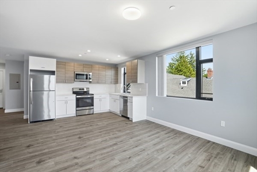 632 Centre St, Apt 304
