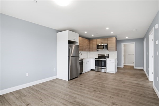 632 Centre St, Apt 306