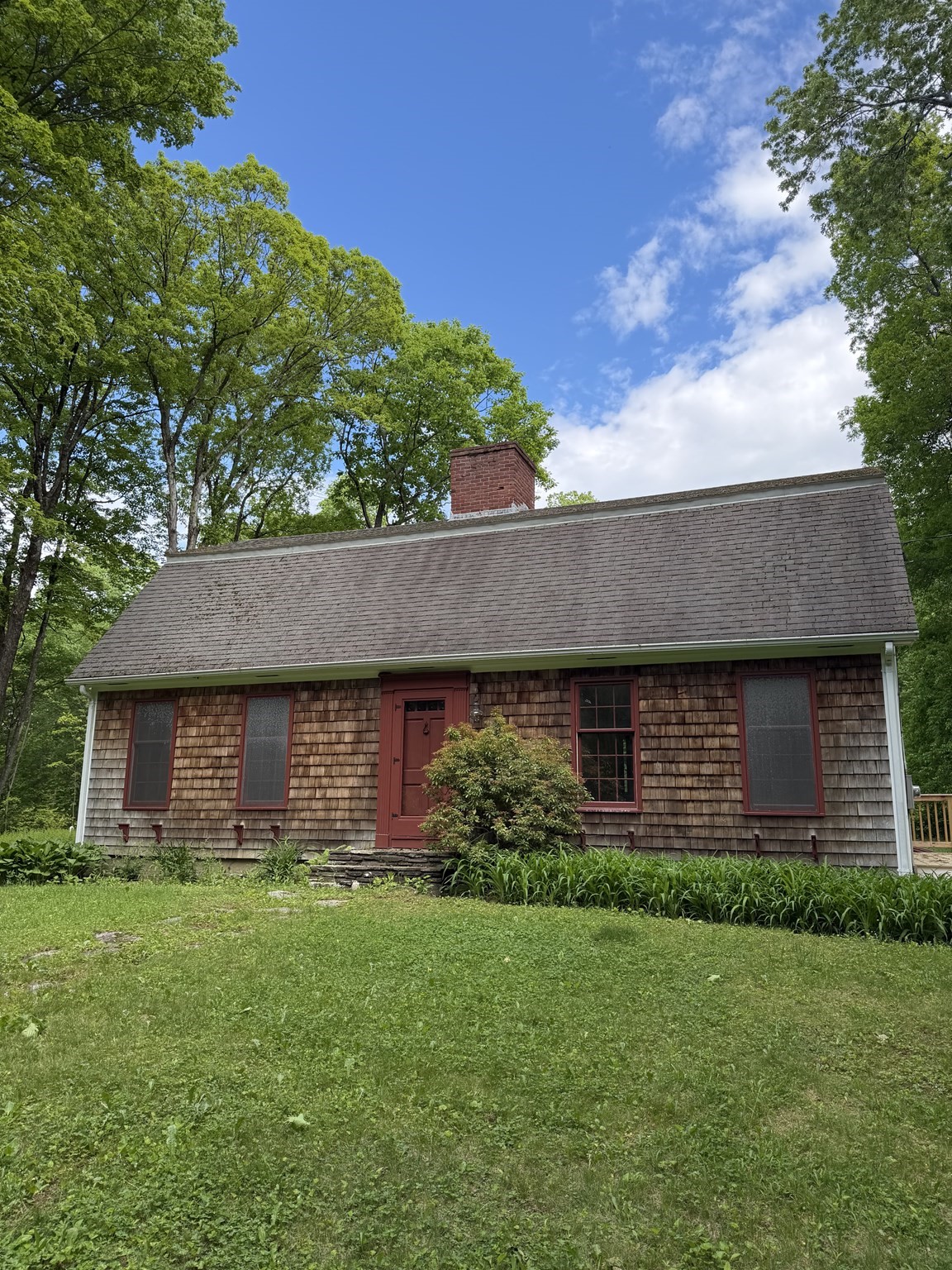 16 Flint Rd, Oakham, MA 01068