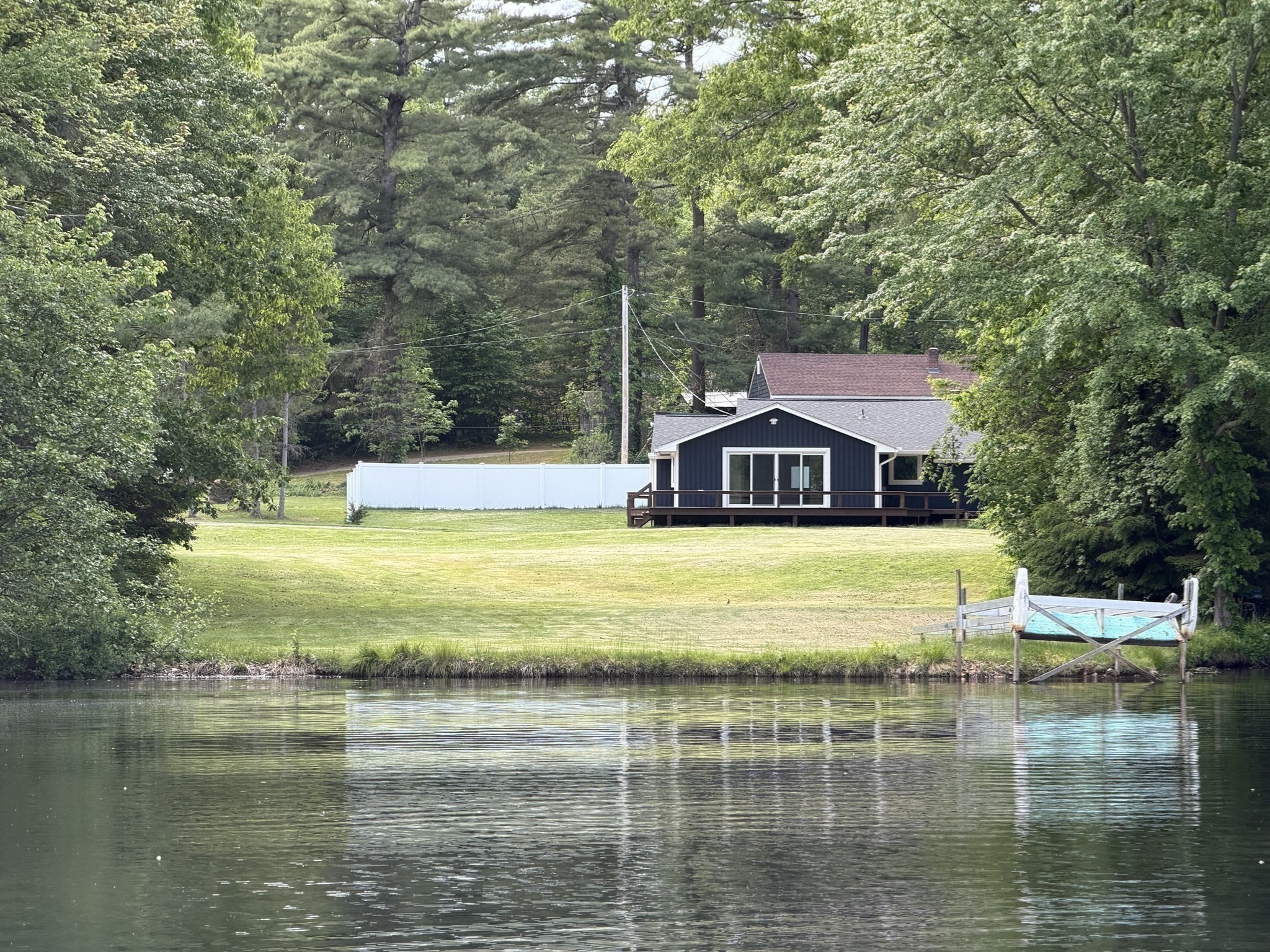 241 Mashapaug Road, Holland, MA 01521